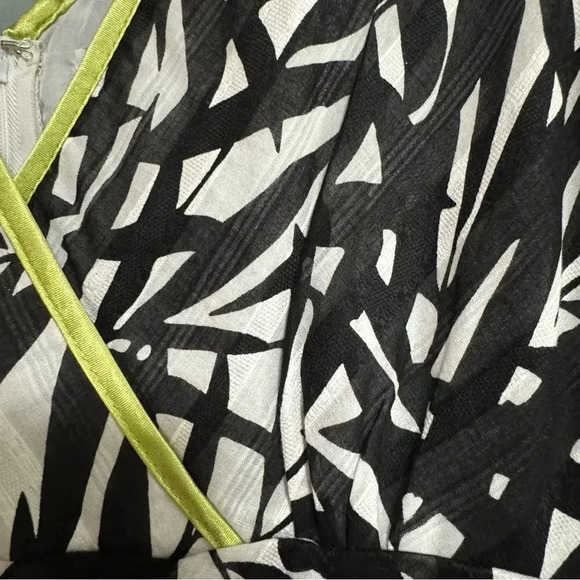 NWT ROBBIE BEE Sleeveless Vneck Dress Black & White Leaf Print Lime Trim Size 10 - Picture 3 of 5